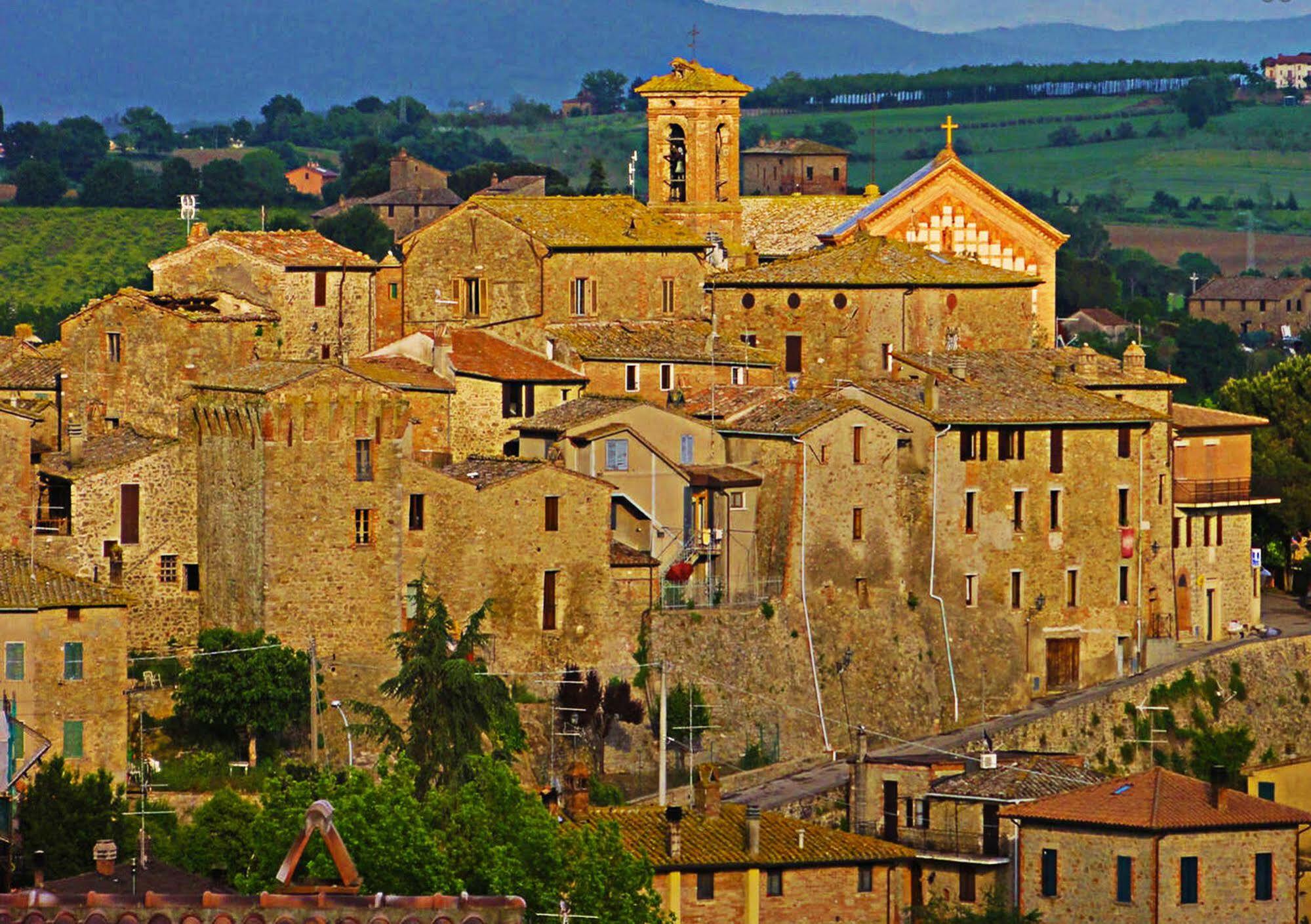 Un Petit Paradis Farm stay Castiglione Della Valle