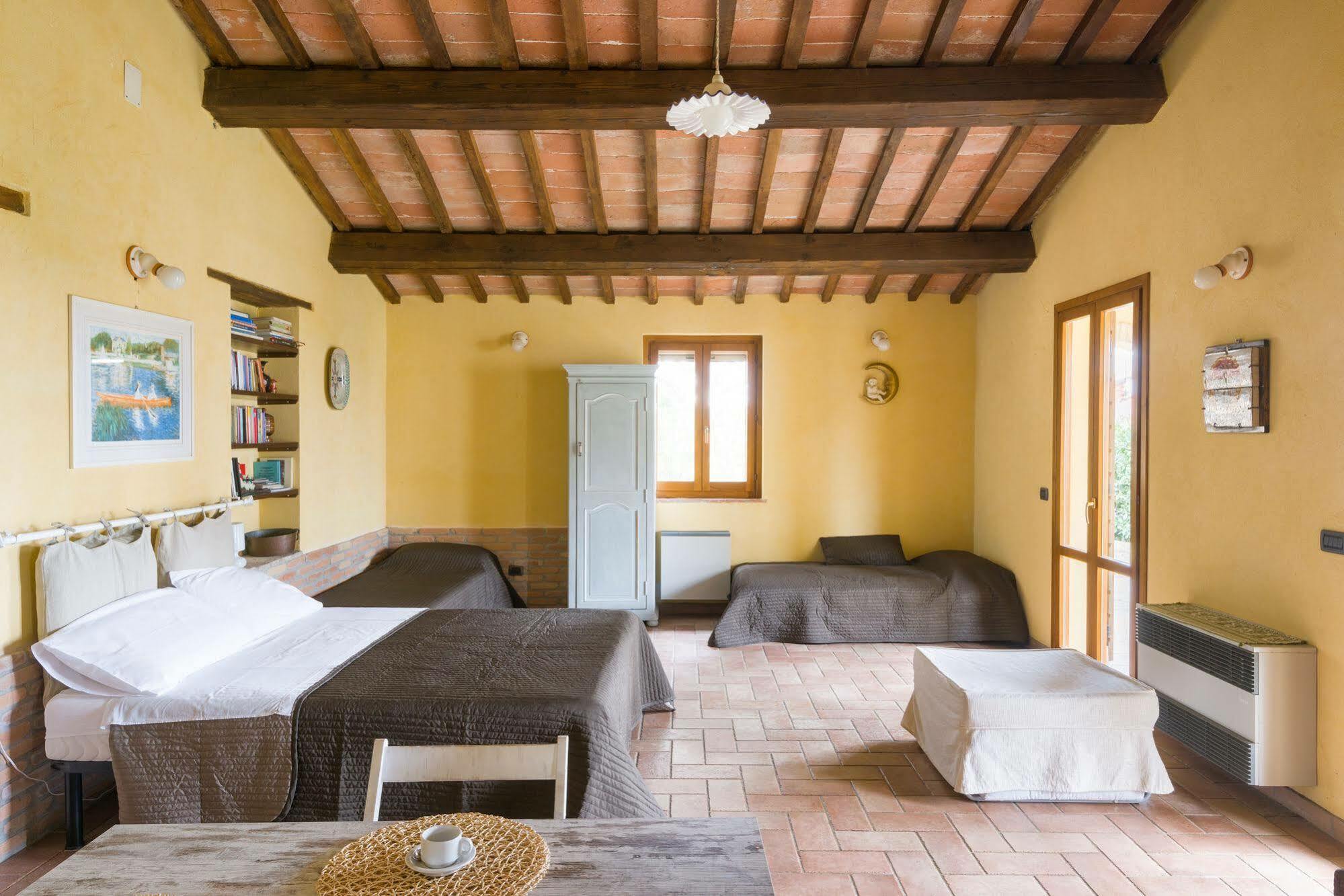 Un Petit Paradis Farm stay Castiglione Della Valle